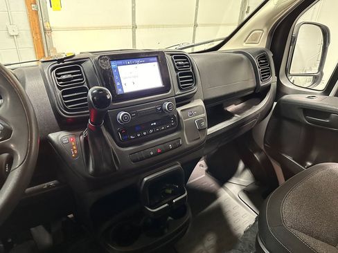 Used 2024 RAM ProMaster 2500 w/ Convenience Group FWD image 28