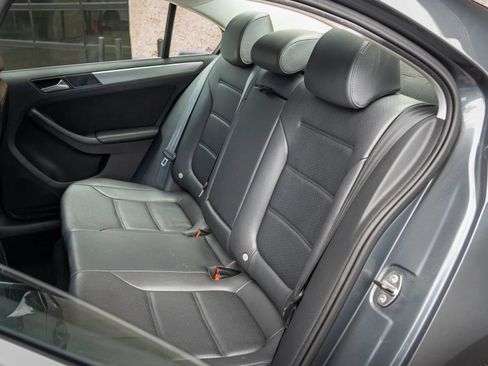 Used 2014 Volkswagen Jetta SE FWD image 17