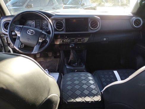 Used 2019 Toyota Tacoma 4x4 Double Cab image 13