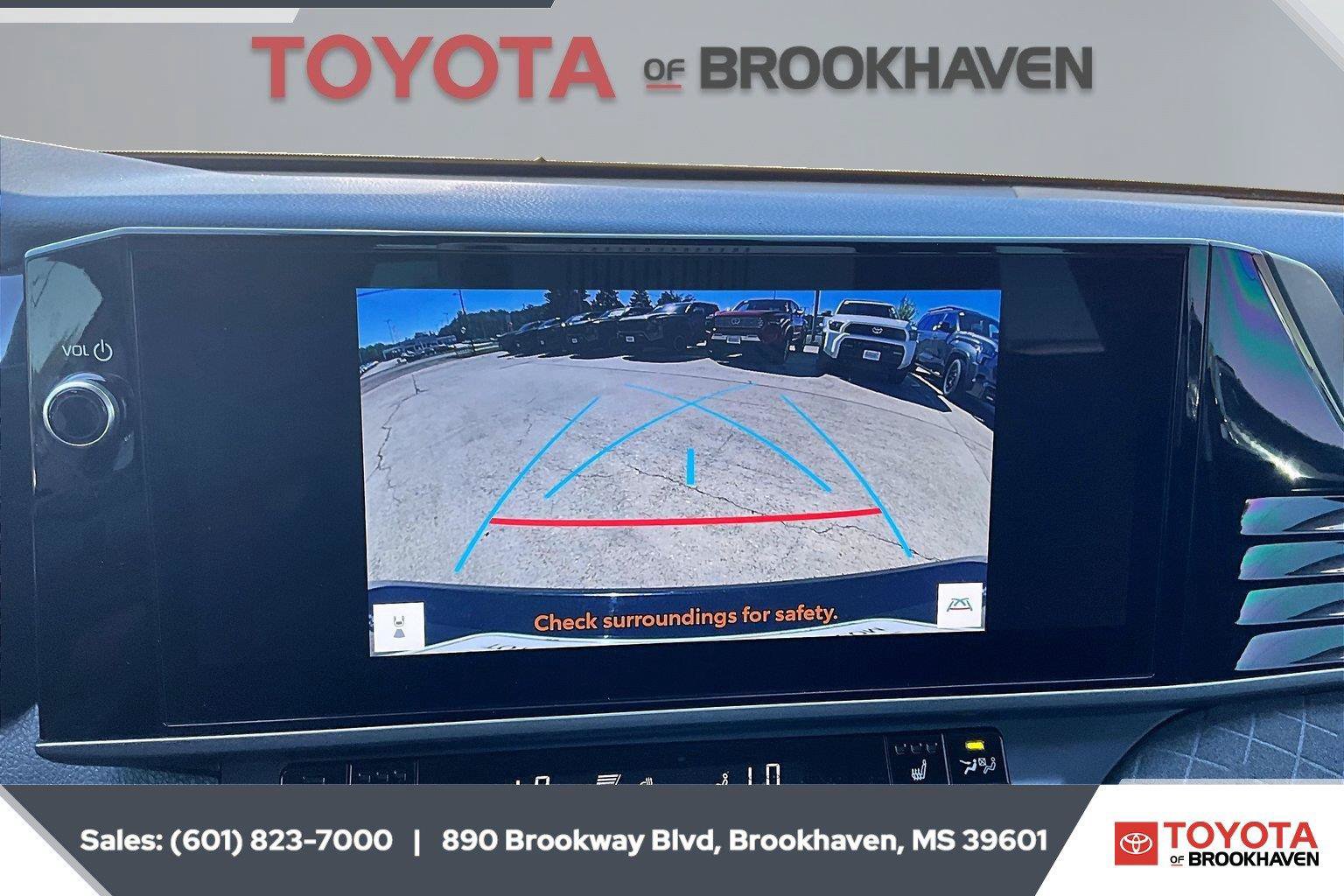 Used 2025 Toyota Camry XLE FWD image 15
