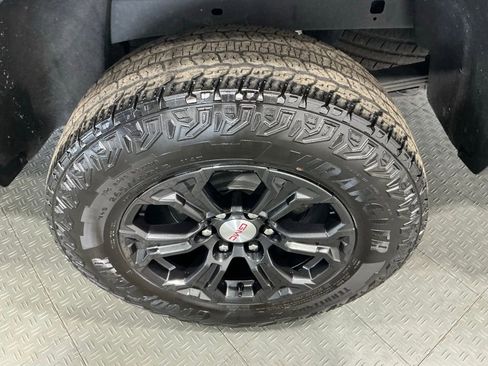 Used 2024 GMC Canyon Elevation image 38