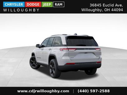 New 2025 Jeep Grand Cherokee Limited w/ Black Appearance Package