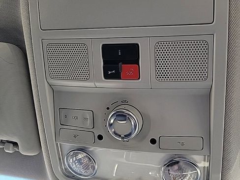 Used 2017 Volkswagen Passat 1.8T SEL Premium image 10