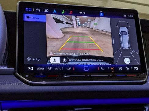 New 2026 Volkswagen Tiguan SE FWD image 17