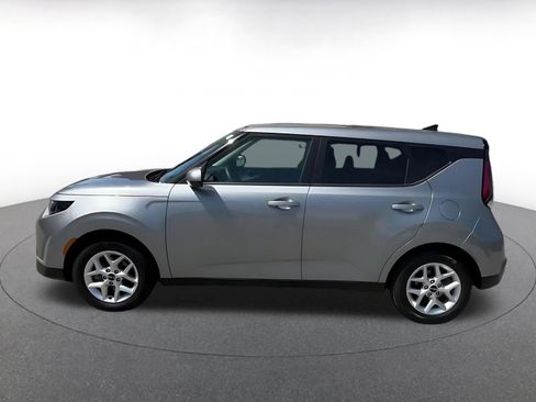 Used 2025 Kia Soul LX w/ LX Technology Package image 9