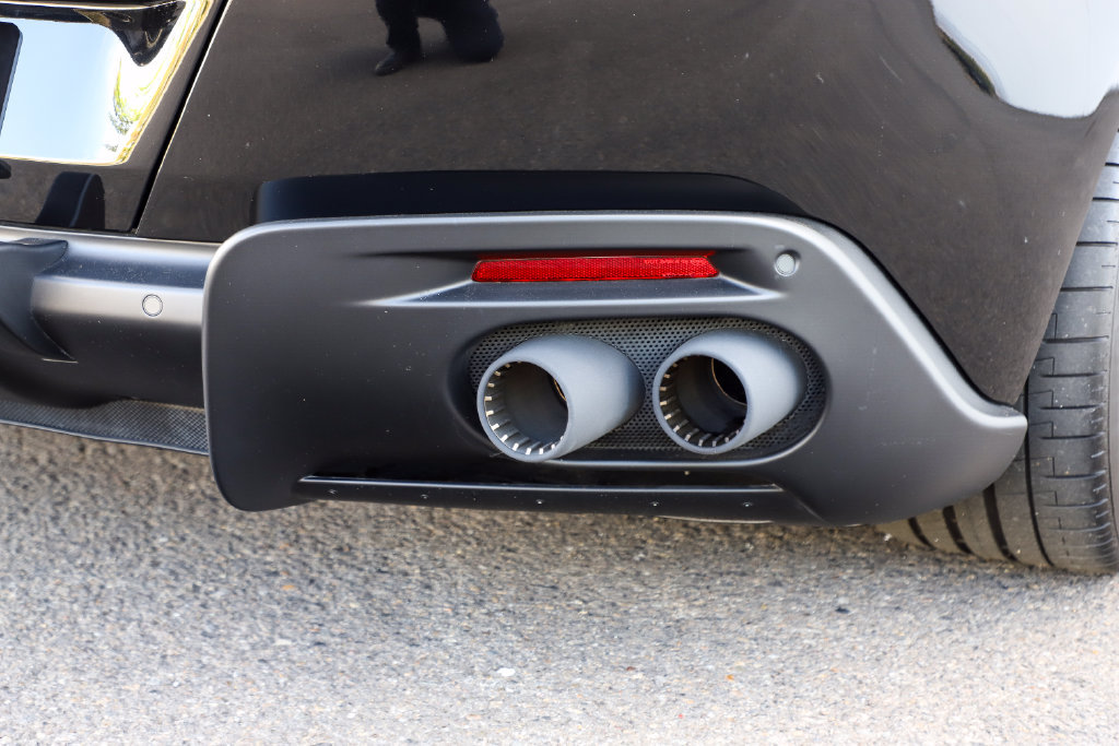 Certified 2025 Ferrari Roma Spider RWD image 63
