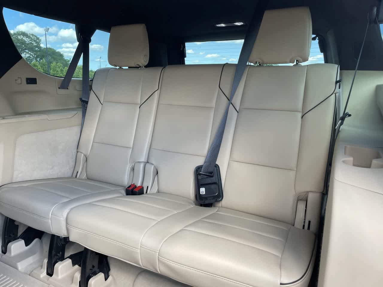Used 2021 Cadillac Escalade ESV Premium Luxury AWD/4WD image 19