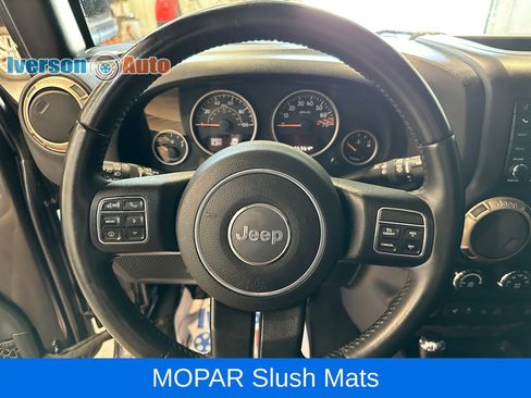 Used 2016 Jeep Wrangler Unlimited Sahara AWD/4WD image 18