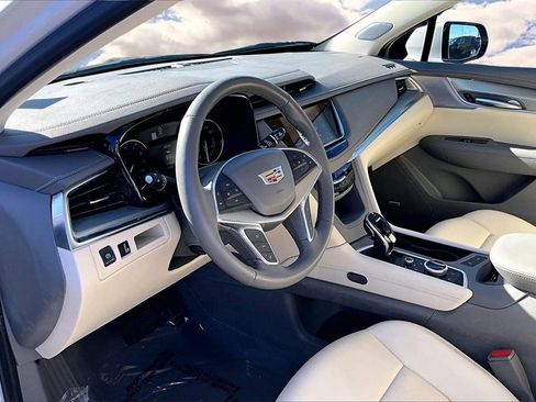 Certified 2022 Cadillac XT5 Premium Luxury image 17