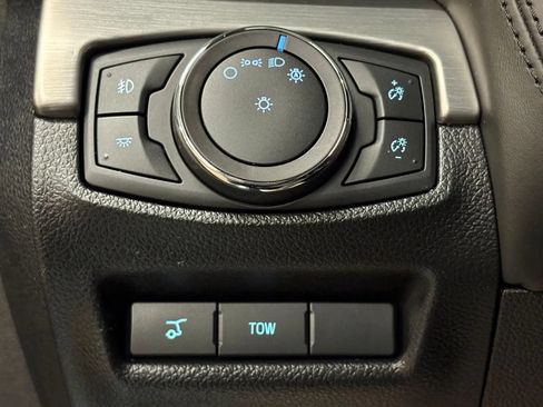 Used 2018 Ford Explorer Platinum AWD/4WD image 38