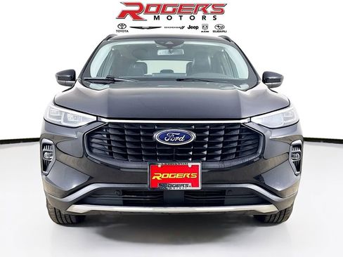Used 2025 Ford Escape Platinum image 2