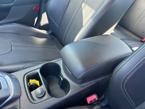 Used 2012 Ford Focus Titanium FWD image 23