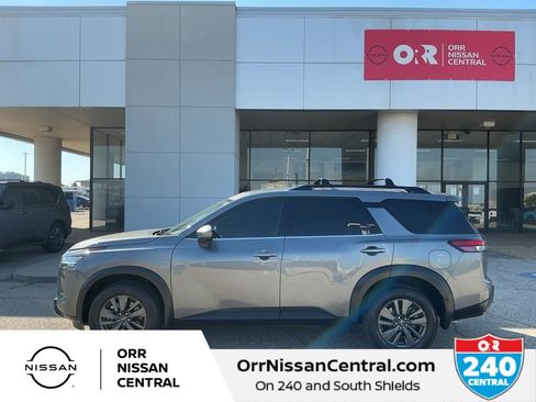Used 2022 Nissan Pathfinder SV image 8
