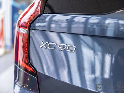 Used 2025 Volvo XC90 B6 Plus image 16