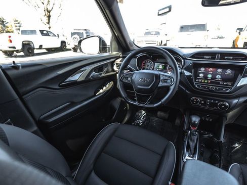 Used 2023 Chevrolet TrailBlazer RS w/ Technology Package image 19
