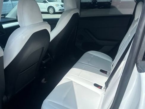Used 2024 Tesla Model Y Performance AWD/4WD image 16