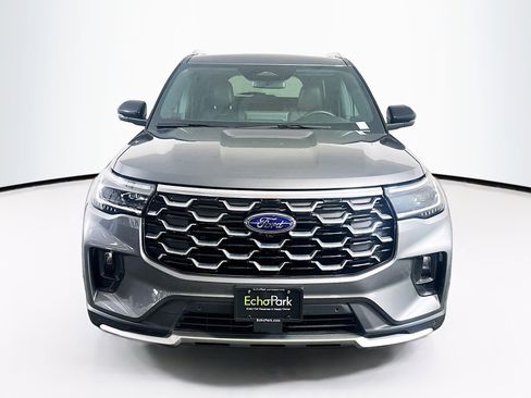 Used 2025 Ford Explorer Platinum w/ LUX Leather Package image 2