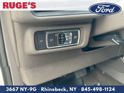 Used 2022 Lincoln Corsair AWD w/ Premium Package image 18