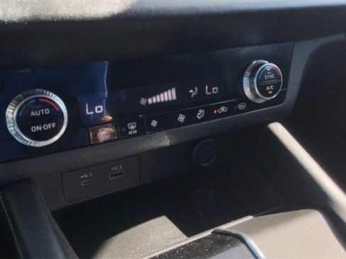 Used 2022 Mitsubishi Outlander ES image 22