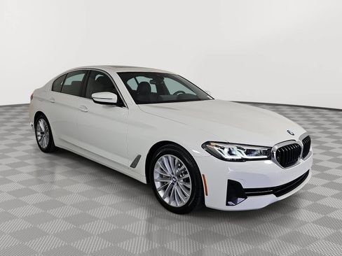 Used 2021 BMW 530i w/ Premium Package RWD image 2