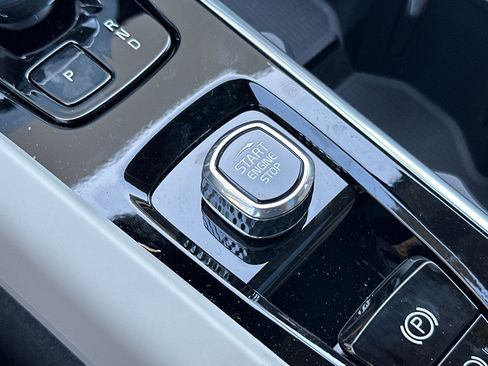 New 2026 Volvo XC60 T8 Ultra image 20