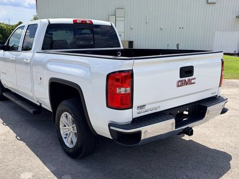 Used 2018 GMC Sierra 1500 SLE w/ SLE Value Package AWD/4WD image 4