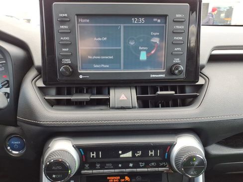 Used 2020 Toyota RAV4 XLE w/ Convenience Package image 10