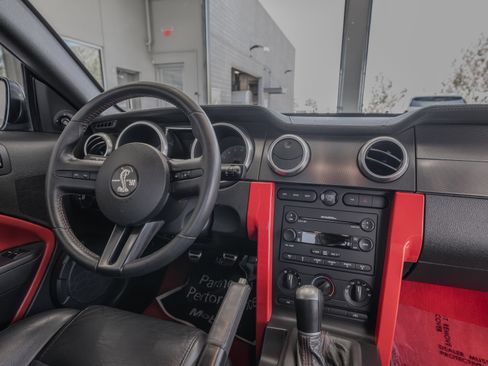 Used 2007 Ford Mustang Shelby GT500 RWD image 19