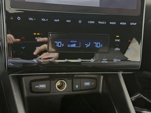 Used 2024 Hyundai Santa Cruz SEL w/ Activity Package image 16