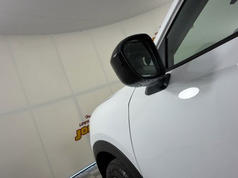New 2026 Nissan Kicks SV w/ Cold Weather Package FWD image 12