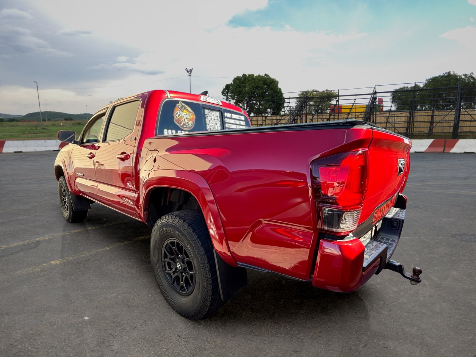 Used 2020 Toyota Tacoma SR5 w/ Technology Package AWD/4WD image 4