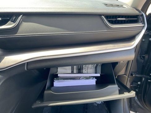 Certified 2022 Jeep Grand Cherokee L Limited AWD/4WD image 36