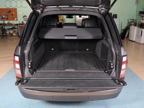 Used 2017 Land Rover Range Rover HSE image 25