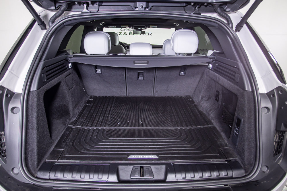 Used 2026 Land Rover Range Rover Sport SE AWD/4WD image 8