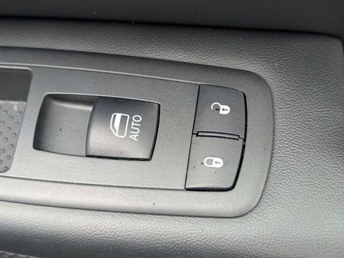 Used 2018 Jeep Grand Cherokee Altitude image 35