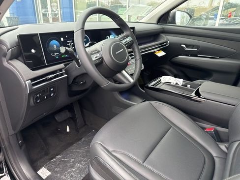 New 2025 Hyundai Tucson Limited image 24