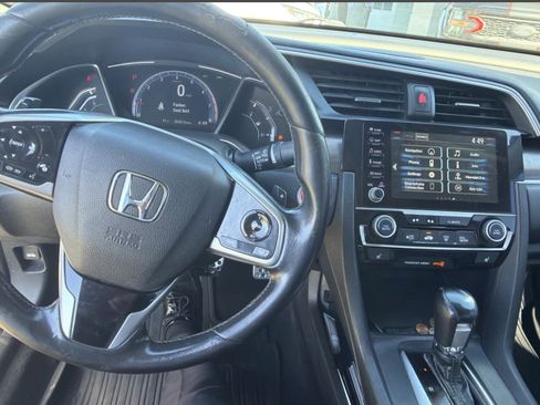 Used 2019 Honda Civic Touring image 6