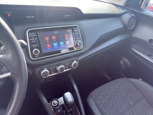 Used 2022 Nissan Kicks S image 20