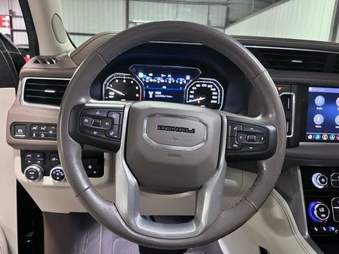 Used 2021 GMC Yukon Denali w/ Denali Ultimate Package AWD/4WD image 22