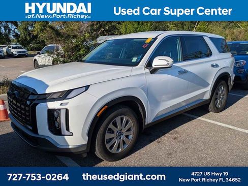Used 2023 Hyundai Palisade SE w/ Cargo Package FWD image 1