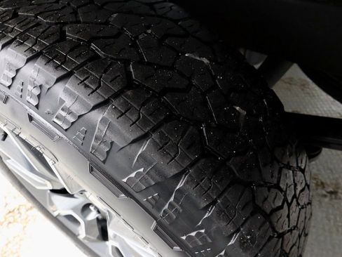 Used 2023 Chevrolet Silverado 1500 LT image 20