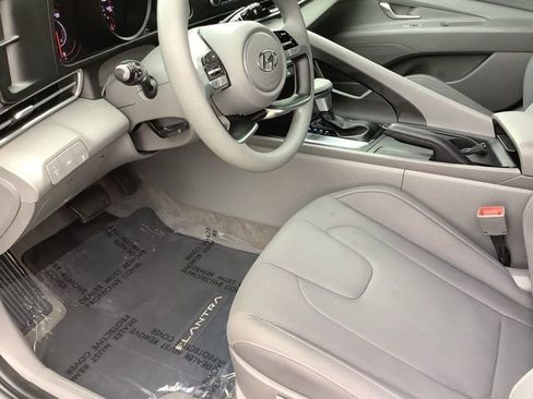 Certified 2023 Hyundai Elantra SEL w/ Preferred Accessory Package image 15