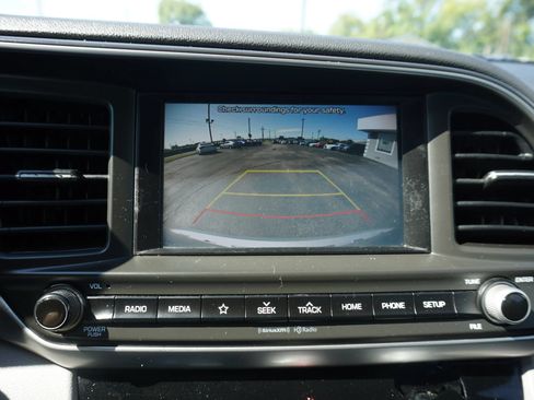 Used 2019 Hyundai Elantra SEL FWD image 11