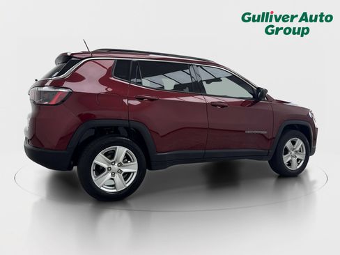 Used 2022 Jeep Compass Latitude w/ Sun and Sound Group AWD/4WD image 9