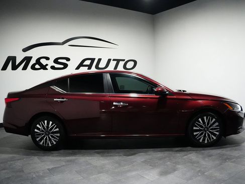 Used 2023 Nissan Altima 2.5 SV image 5