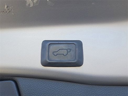 Used 2019 Toyota RAV4 XLE image 19