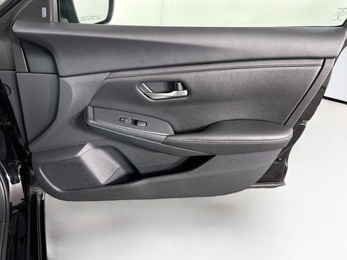 Used 2024 Nissan Sentra SV FWD image 30
