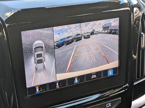 Used 2023 Chevrolet Traverse Premier image 13