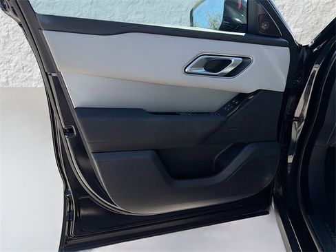 Used 2025 Land Rover Range Rover Velar S image 22