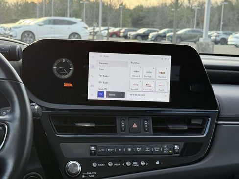 Used 2025 Lexus ES 350 Premium image 10